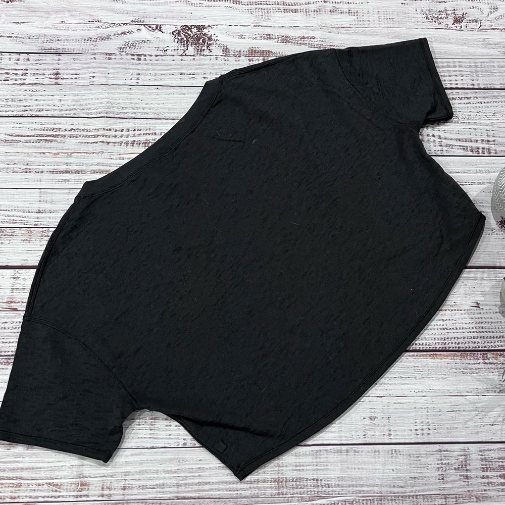 Lululemon Vinyasa Crop Tee - Picture 5 of 6